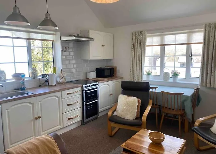 Large Property Which Is All About Location, Location , Location ! Lovely Comfortable 2 Bedroom Flat Which Is Spacious And One Of The Best Value Properties Of This Size So Close To The Sea , Beaches And Restaurants 1 Min To The Sea !